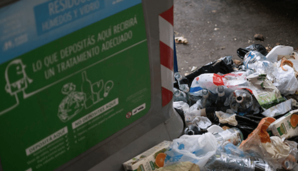 Problemas persistentes: más de 50.000 denuncias al mes por basura desbordada en&nbsp;Montevideo